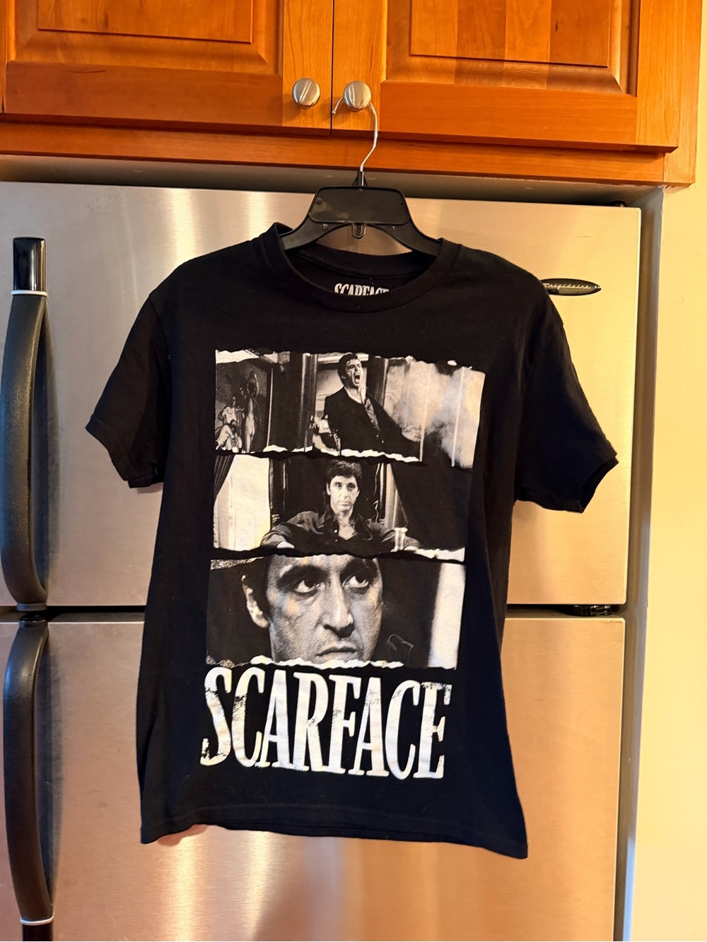 Group of 8 men’s small graphic tees, all in excellent condition. - Picture 12 of 12